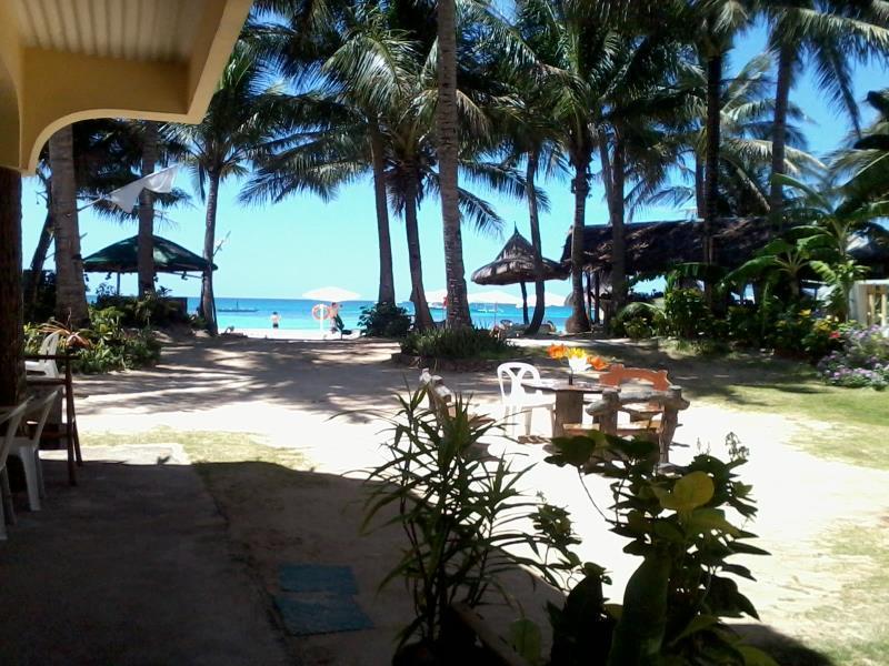 Mikas Beach Resort Balabag  Экстерьер фото